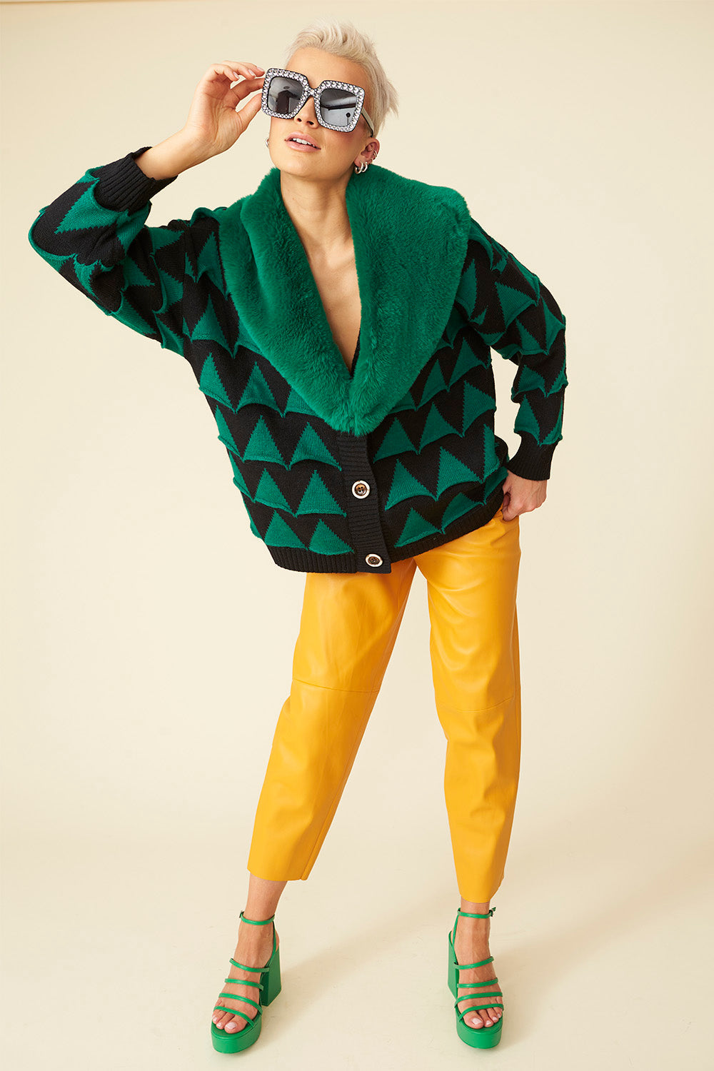 KNSC435A-01 - Cashmere and Banana Blend Cardigan with Detachable Faux Fur Collar