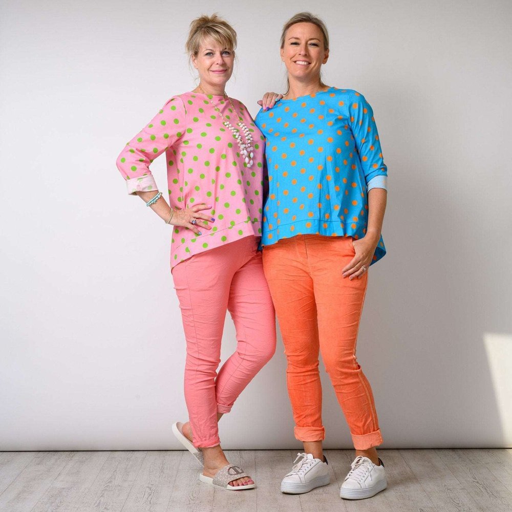 Spotty Dip Hem Stretchy Top Available in 3 Colours One Size style-heaven