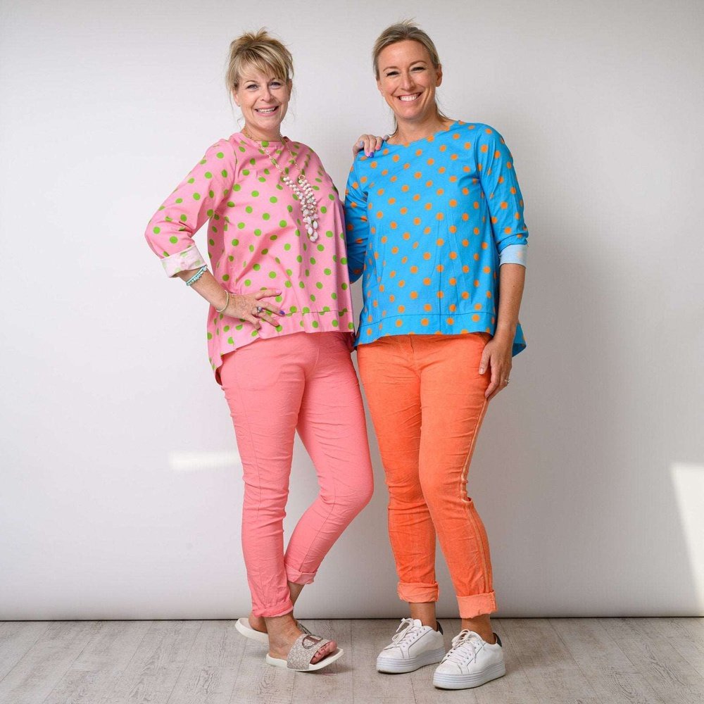 Spotty Dip Hem Stretchy Top Available in 3 Colours One Size style-heaven