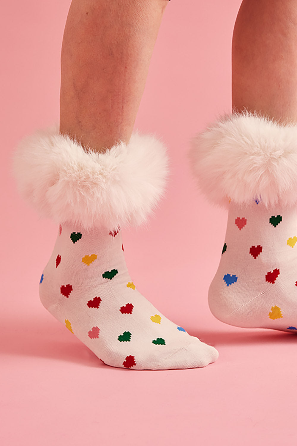 SKBFM6A-02 - Bamboo Faux Fur Trim Love Heart Socks