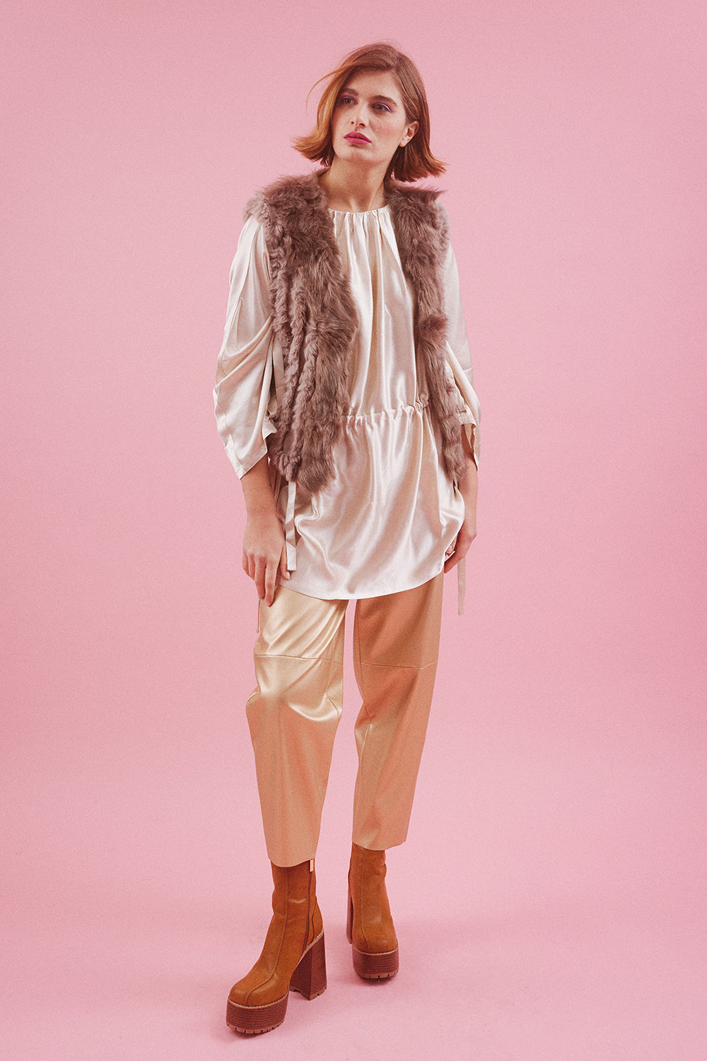 SUKNG395A-D09 - Faux Fur Short Gilet