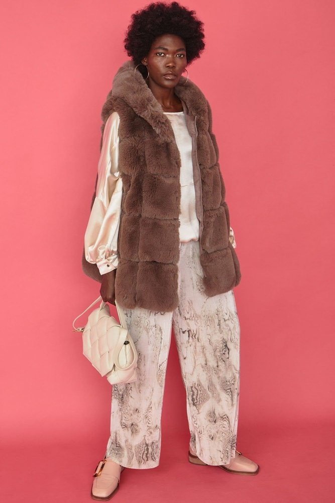 Jayley Faux Fur Women's Long Gilet Available in 10 Colours - style-heaven