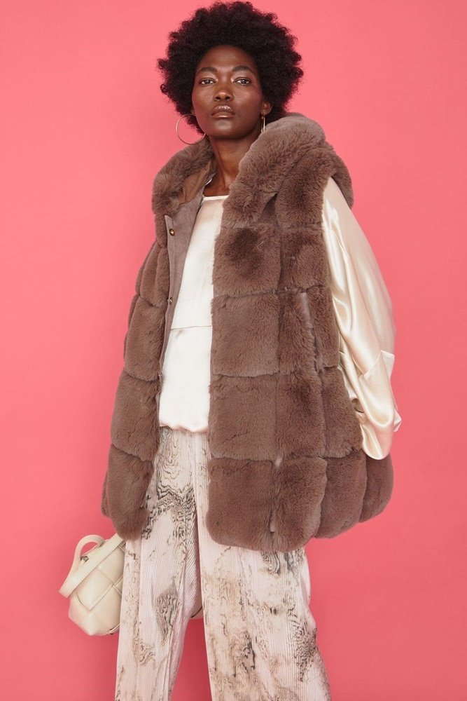 Jayley Faux Fur Women's Long Gilet Available in 10 Colours - style-heaven