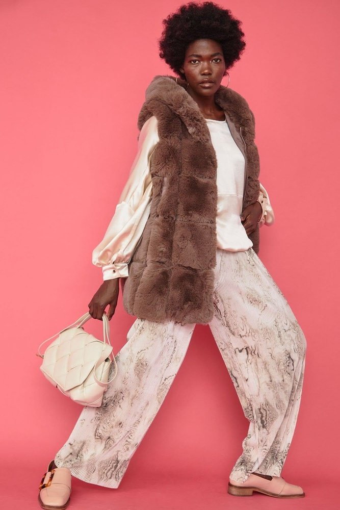 Jayley Faux Fur Women's Long Gilet Available in 10 Colours - style-heaven