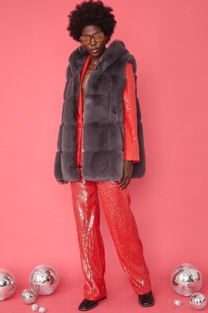 Jayley Faux Fur Women's Long Gilet Available in 10 Colours - style-heaven