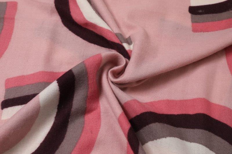 Winter geometric print - pinks