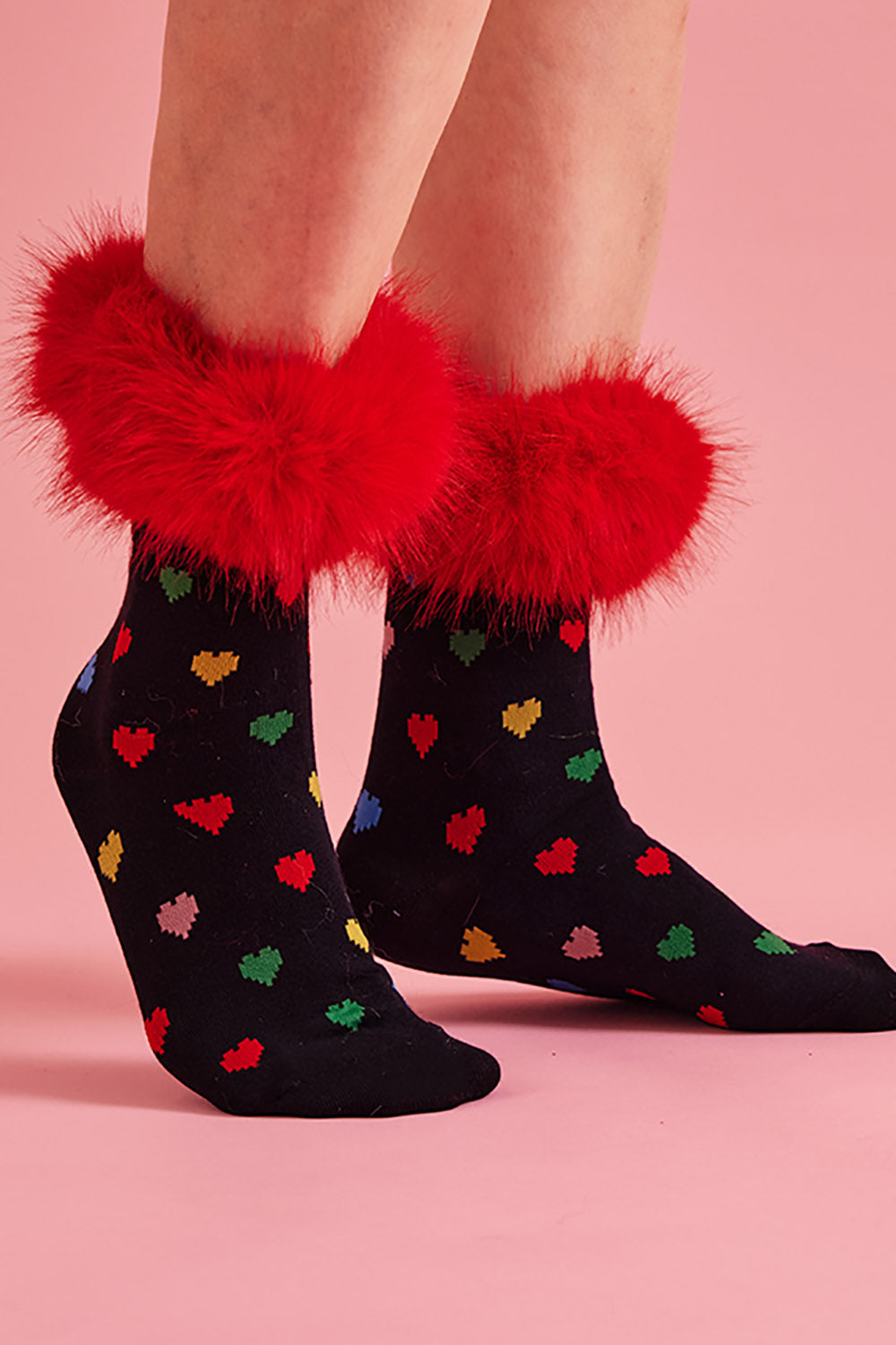 Load image into Gallery viewer, SKBFM6A-08 - Bamboo Faux Fur Trim Love Heart Socks
