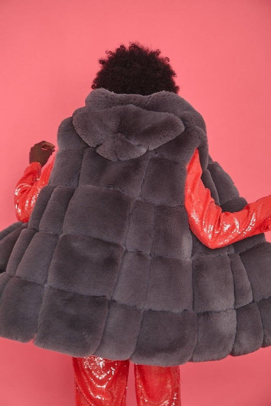 Load image into Gallery viewer, Jayley Faux Fur Women&amp;#39;s Long Gilet Available in 10 Colours - style-heaven
